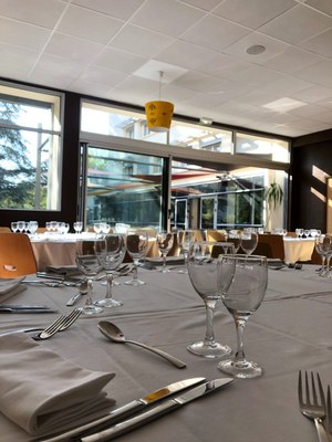 Restauration   table Valpré